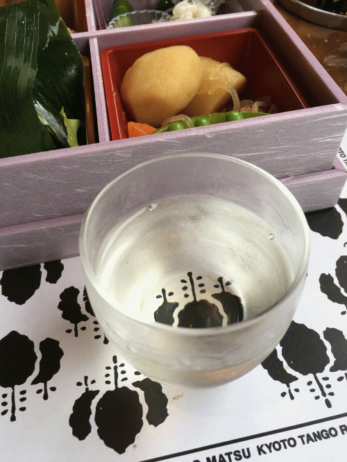 丹後くろまつ号のランチコースで頂く地酒