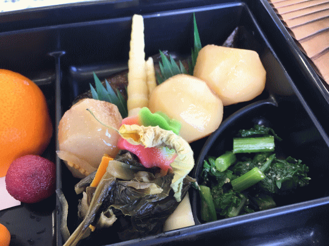 大根菜の煮つけ、春菊白和え、ジャガイモ煮、里芋煮、姫竹