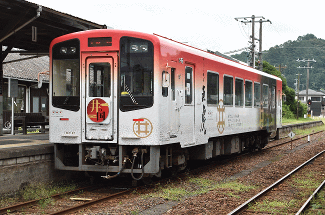 天竜二俣駅に停車中の井の国２号
