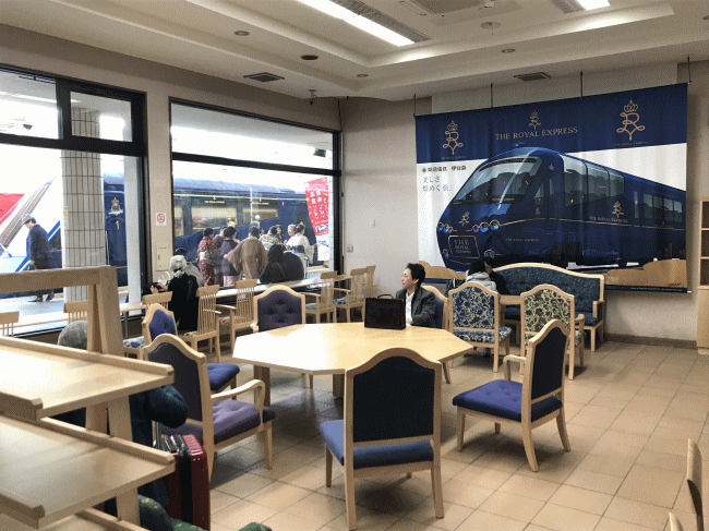 伊豆急下田駅の待合室