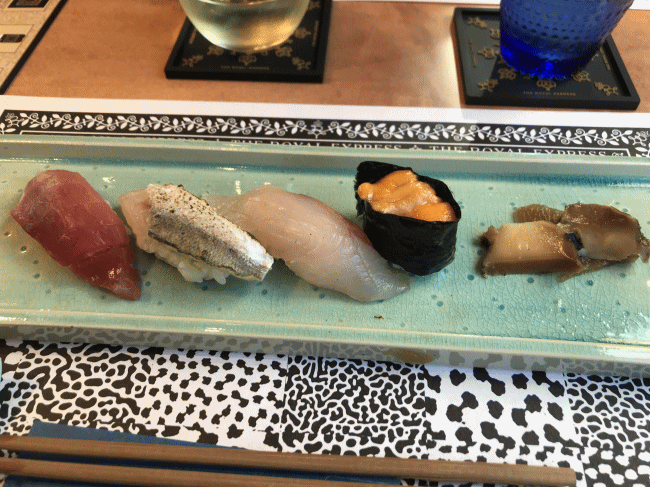 ザロイヤルエクスプレスの食事・お寿司