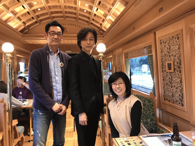 ザロイヤルエクスプレスにてバイオリニストの大迫さんと記念写真