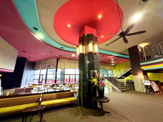 浜名湖弁天島リゾート THE OCEANのリゾート風のロビー