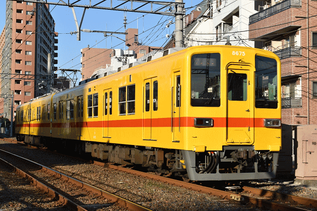 昭和３０年代の試験塗装をイメージした東武の8000系