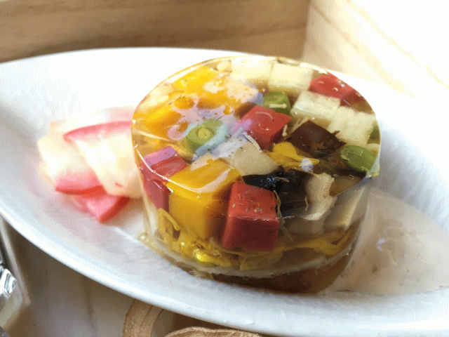 野菜の煮こごり焼きりんご添えごま酢ソース