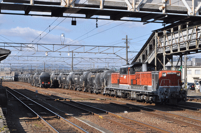 DD51(富田駅にて)