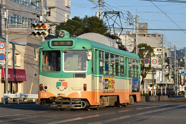 桟橋通5丁目電停での路面電車の撮影