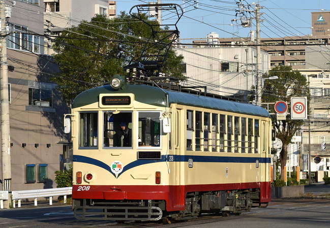 とさでん交通の208号