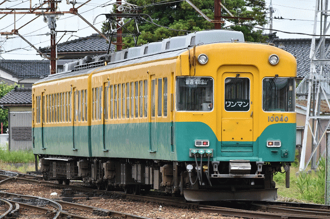 １００３０形