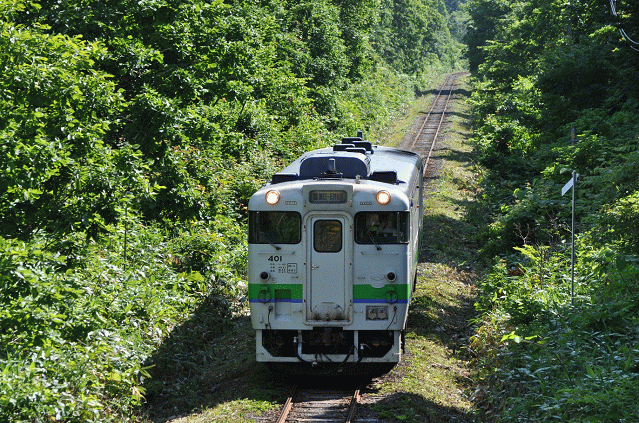 札沼線のキハ40を豊ヶ岡駅近くの撮影地から撮影