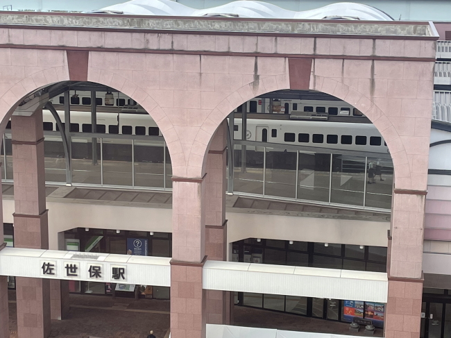 佐世保駅に停車中の列車