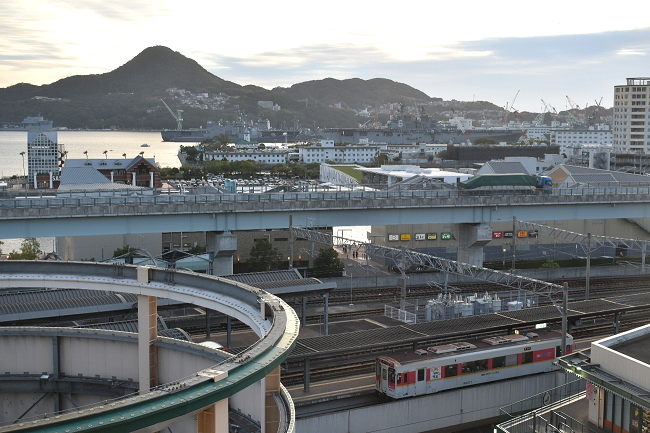 佐世保駅に発着する松浦鉄道