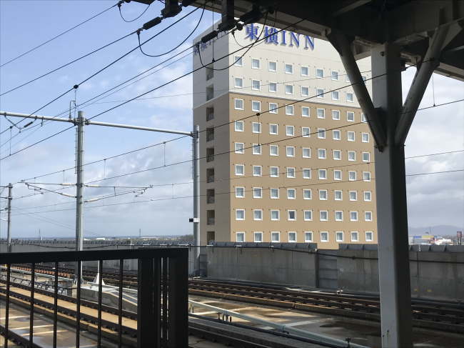 新青森駅から見た東横イン新青森駅前