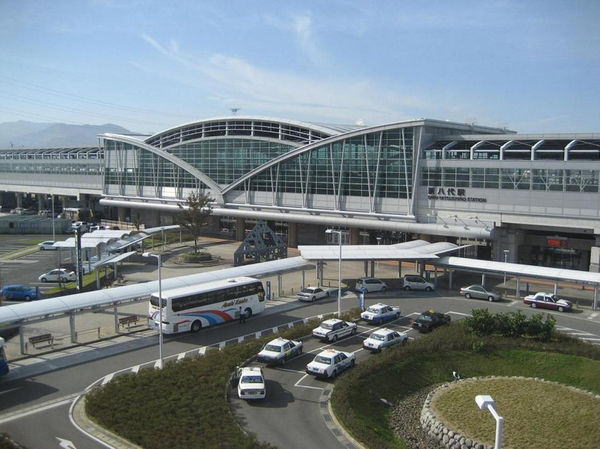 東横イン新八代駅前のシングルルームからの駅側の眺め