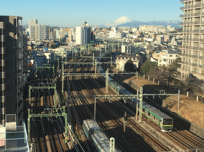 東横イン横浜新子安駅前から見る富士山