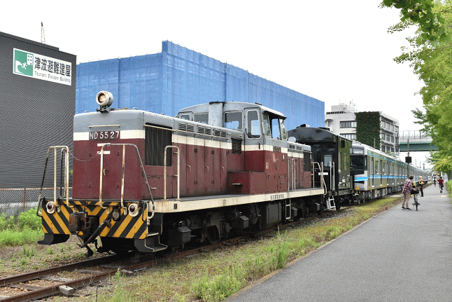 ND5527号機は国鉄色