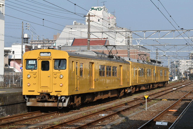 最後尾はクモハ１２３－６