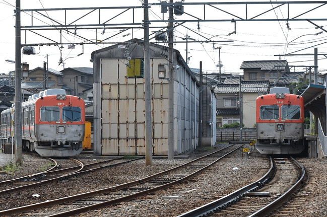 内灘駅構内を撮影