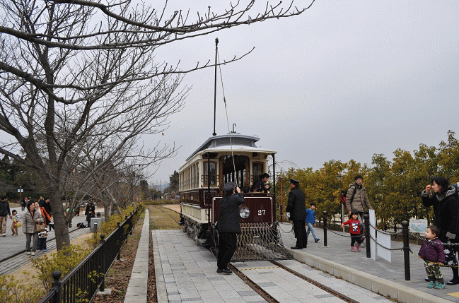 狭軌１型（Ｎ電）27号車の折り返し風景（梅小路公園）