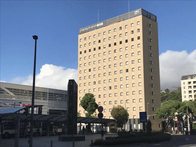 鹿児島中央駅と、ホテルアービック鹿児島