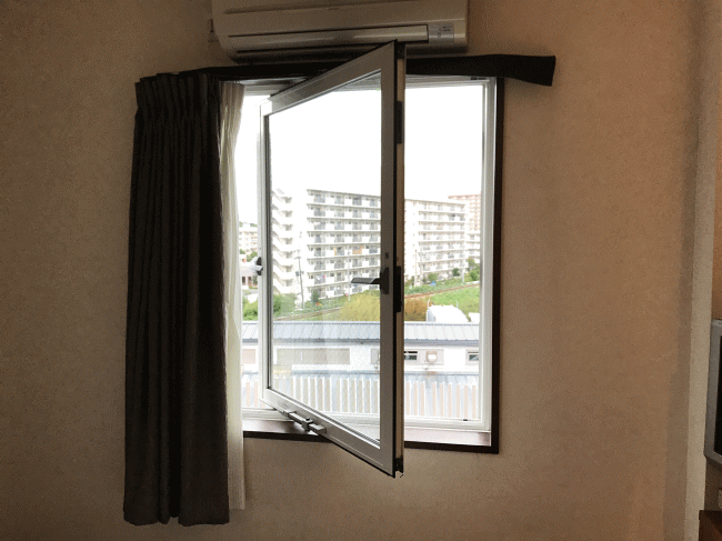 ベッセルホテル福岡貝塚の客室の窓