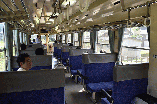 WT3003「さくら３号」の車内