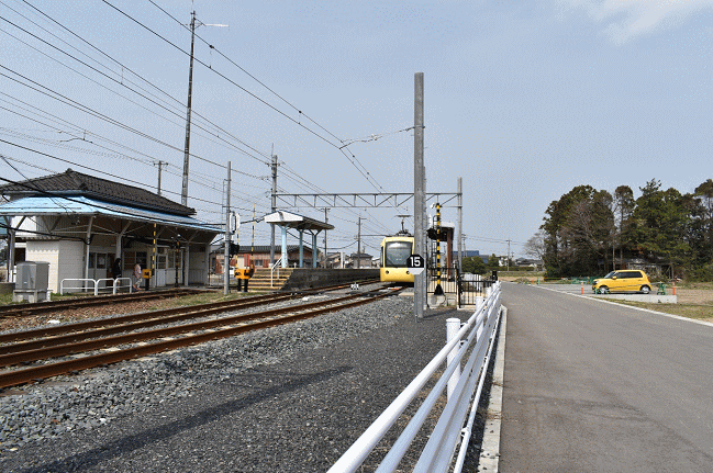 低床ホームの増設工事が完成した鷲塚針原駅