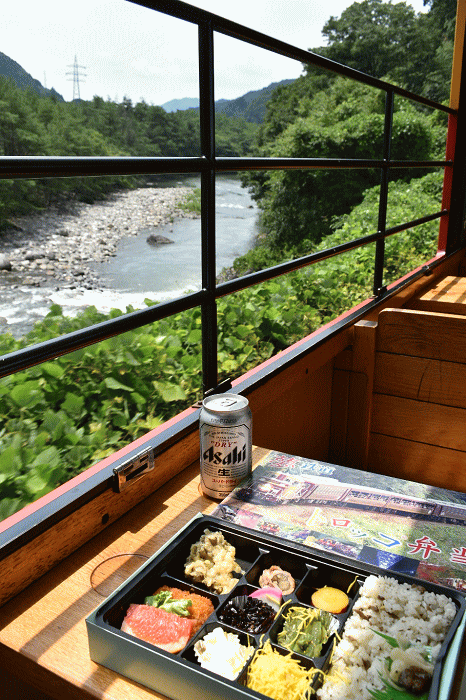 わたらせ渓谷鉄道のトロッコ列車で食べる「トロッコ弁当」
