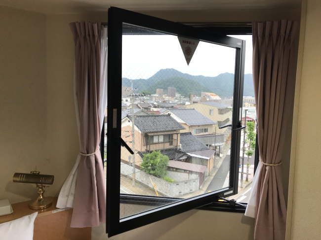 ビジネスホテルウェーブ舞鶴の窓
