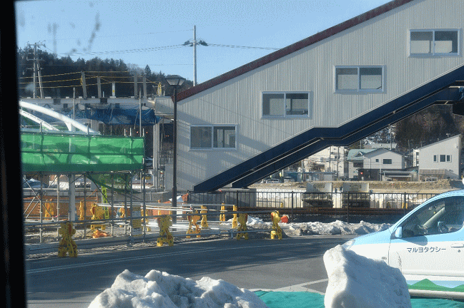 駅舎新築工事中の陸中山田駅