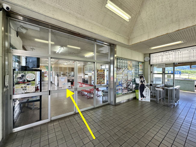 梁川駅の待合室