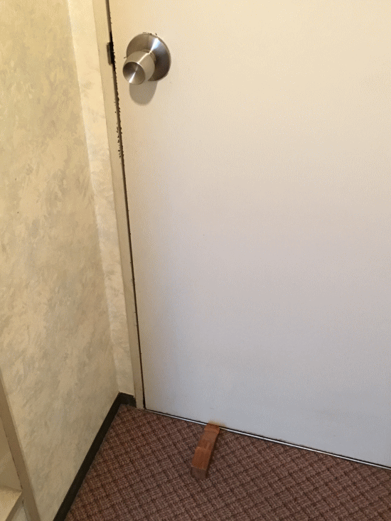 野洲シティホテルはカギがかからない