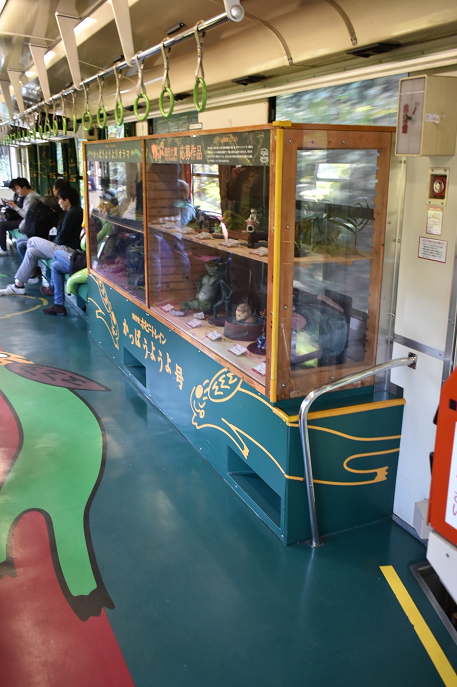 海洋堂ホビートレインの車内