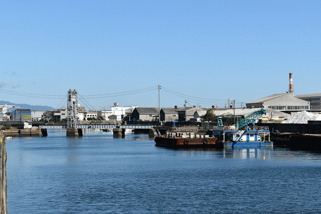 臨港線末広橋梁を望む臨港橋