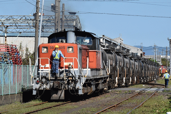 DD51牽引のセメント輸送列車