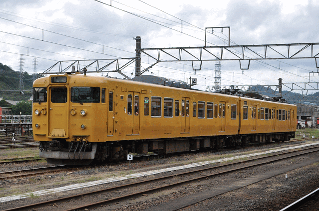 米子駅留置の115系電車
