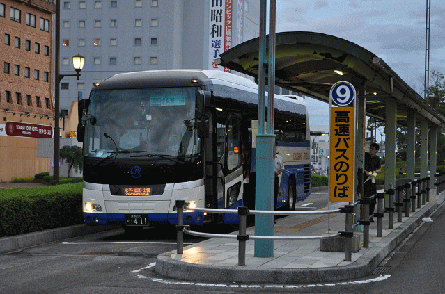 米子に到着した中国JRバス