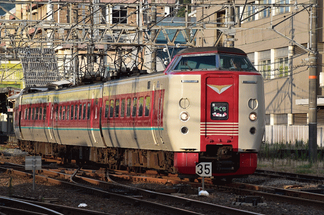 特急やくも4号(米子駅近くの踏切の撮影地にて)