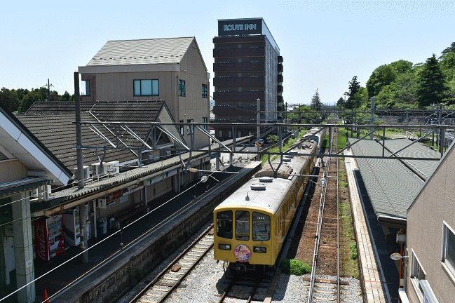 八日市駅構内跨線橋から見たホテルルートイン東近江八日市駅前
