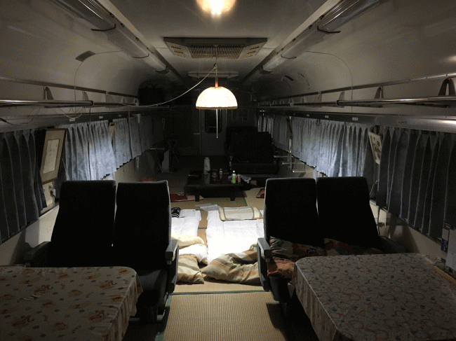 消灯後の夢ハウスあずさ号