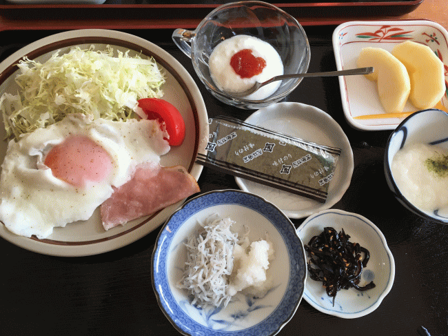 夢ハウスあずさ号の朝食